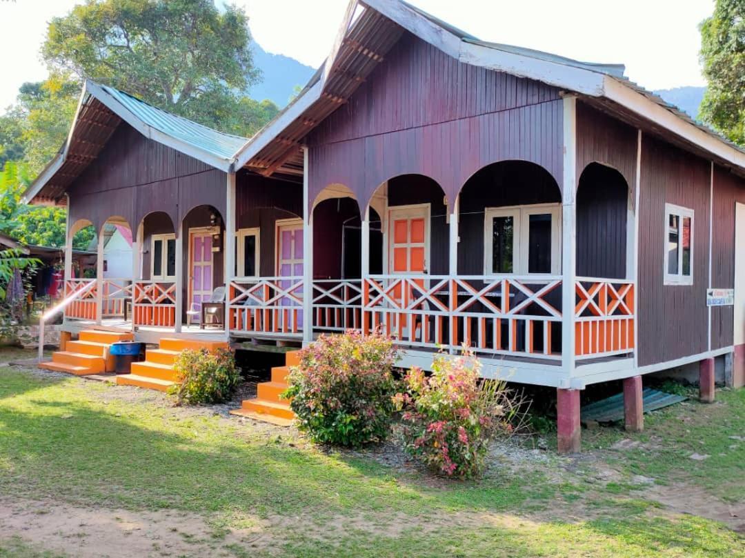 Mukut Coral Chalet Kampong Mukut Eksteriør bilde