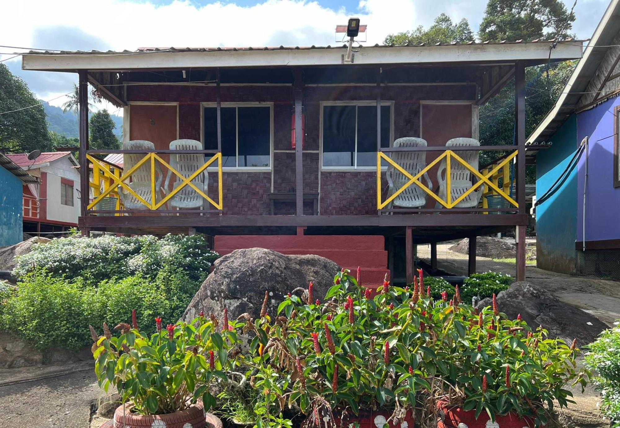 Mukut Coral Chalet Kampong Mukut Eksteriør bilde