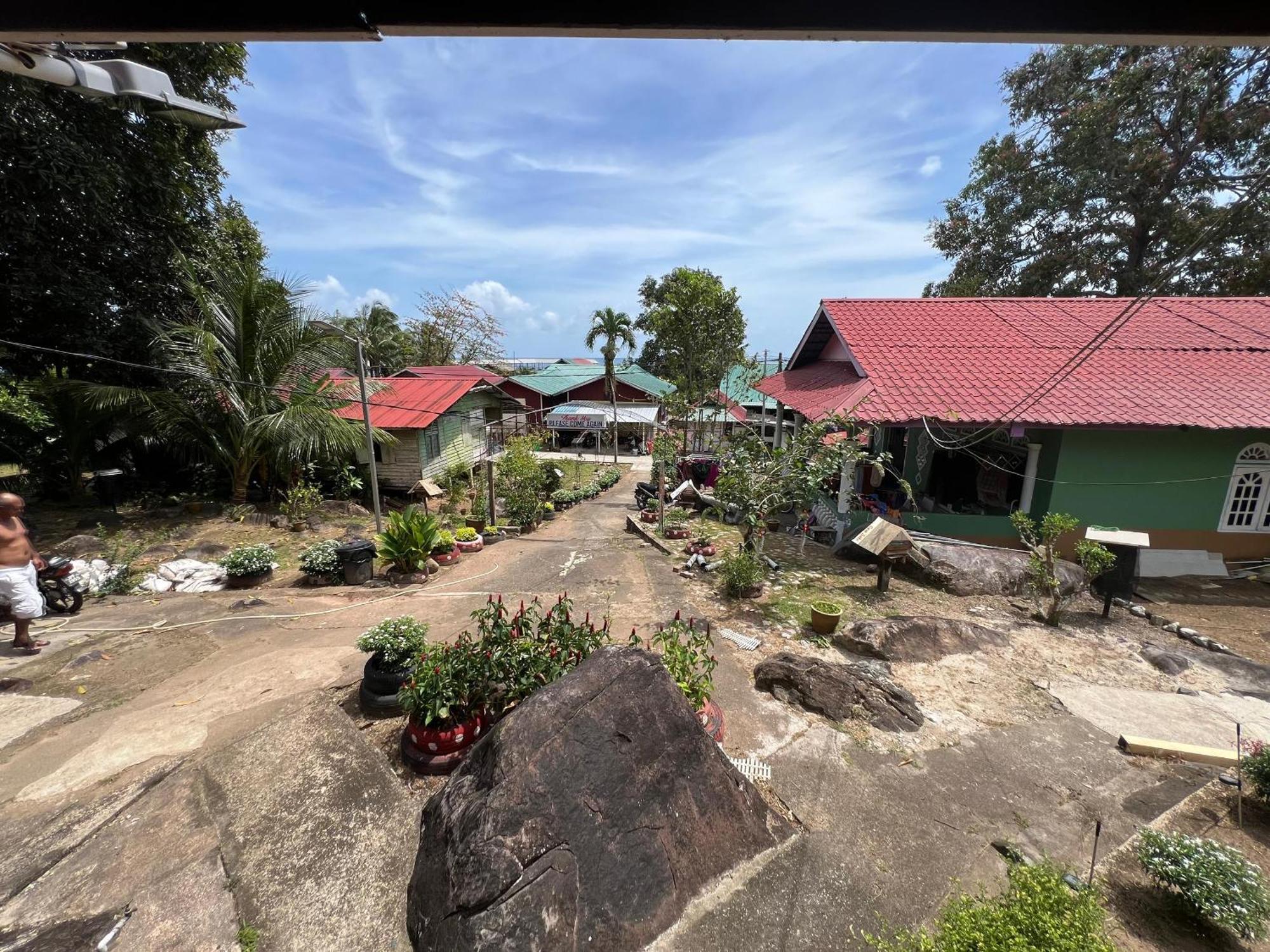 Mukut Coral Chalet Kampong Mukut Eksteriør bilde